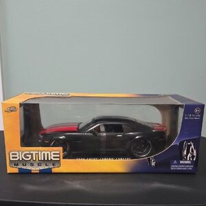 Black & Red 2006 Chevy Camaro Concept Die-Cast Car